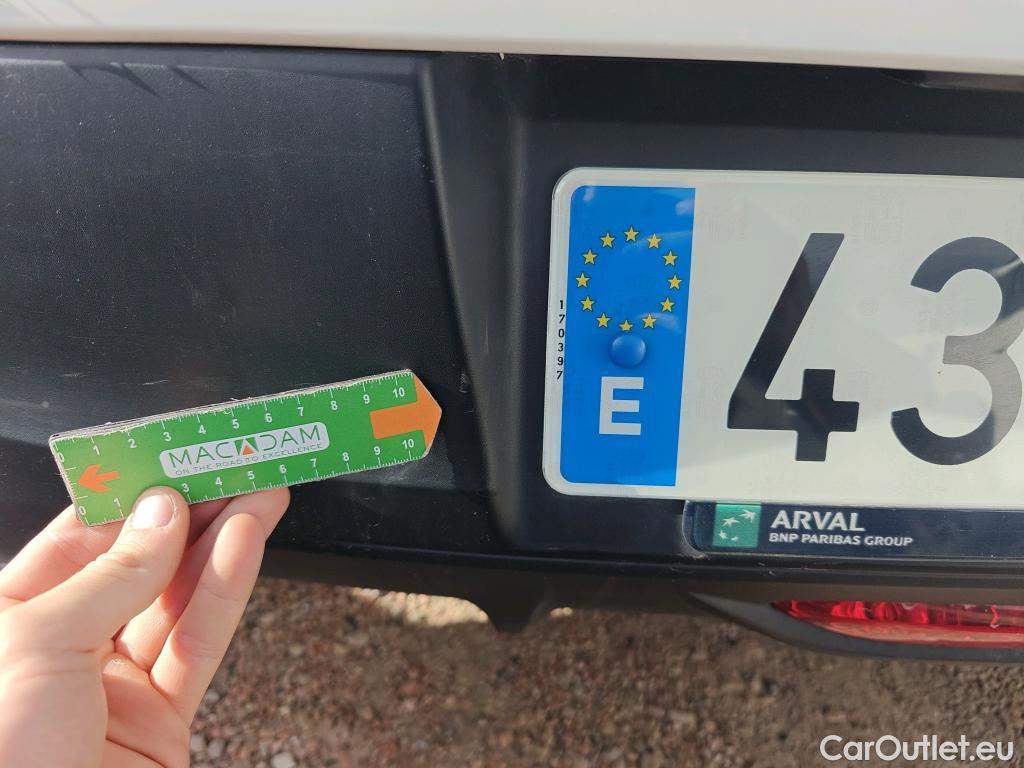  Peugeot  208 PEUGEOT  / 2019 / 5P / berlina con portón BlueHDi 73kW (100CV) Active #37