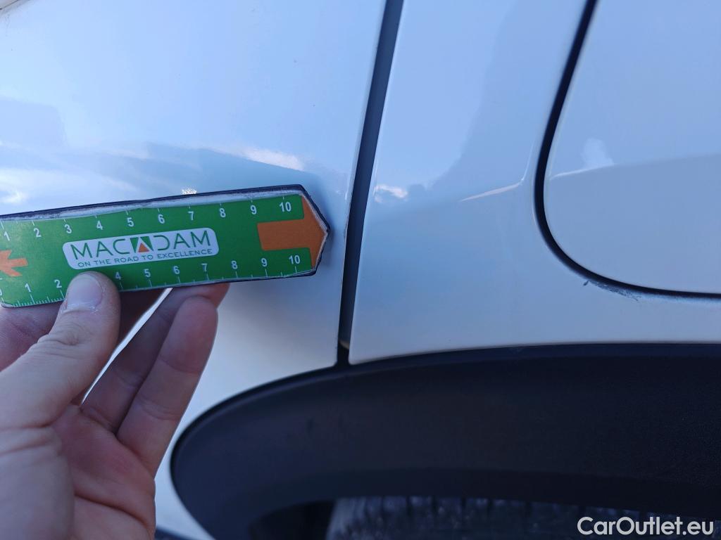  Peugeot  2008 PEUGEOT  / 2019 / 5P / todoterreno Allure BlueHDI 81kW (110CV) #56