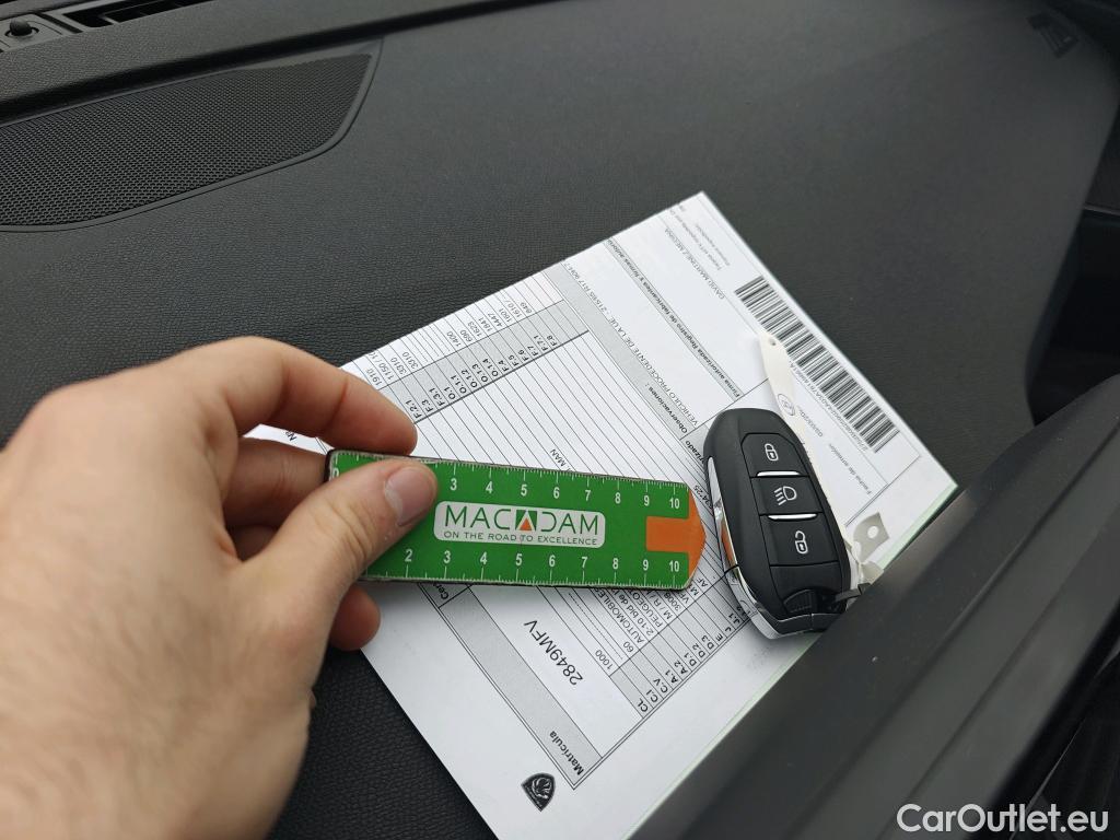  Peugeot  3008  Active Pack 1.2 PureTech 130CV MT6 E6d #1