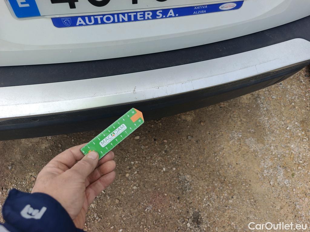  Peugeot  2008 PEUGEOT  / 2019 / 5P / todoterreno Active Puretech 100 S&S BVM6 #26