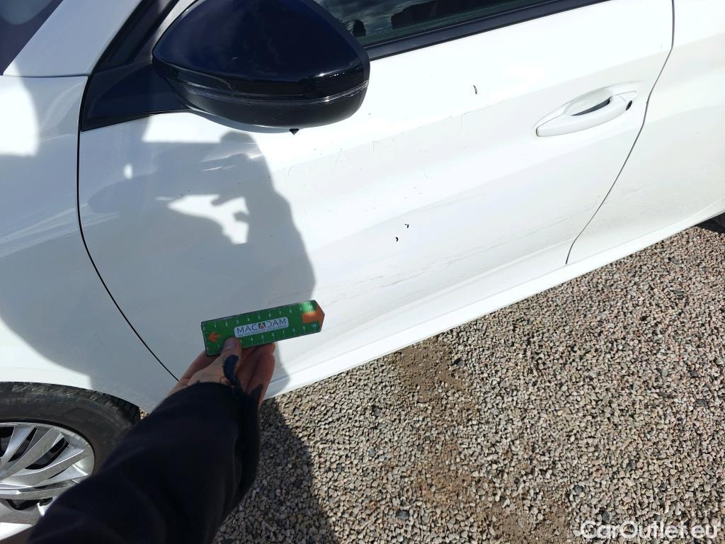  Peugeot  208 PEUGEOT  / 2019 / 5P / berlina con portón BlueHDi 73kW (100CV) Active #20