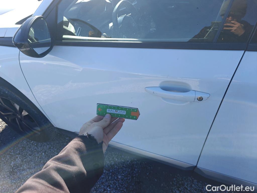  Peugeot  2008 PEUGEOT  / 2019 / 5P / todoterreno Allure BlueHDI 81kW (110CV) #6