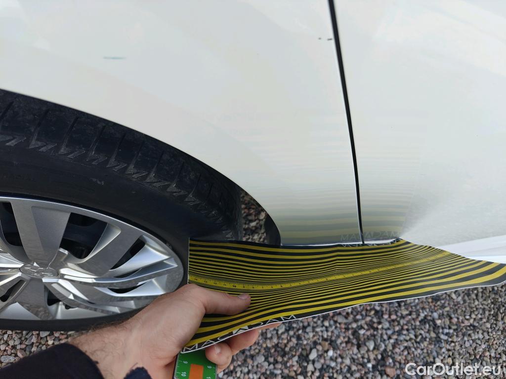  Peugeot  208 PEUGEOT  / 2019 / 5P / berlina con portón BlueHDi 73kW (100CV) Active #15