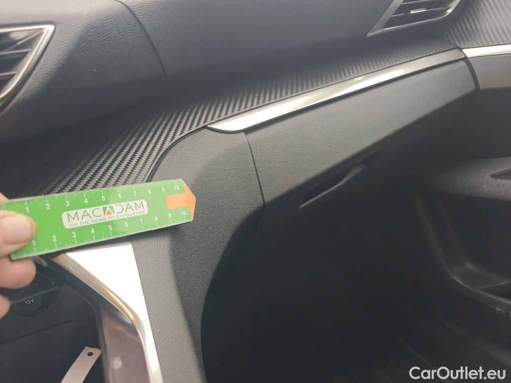  Peugeot  3008 PEUGEOT  / 2020 / 5P / todoterreno 1.5 BlueHDi 96kW Active Pack EAT8 #24