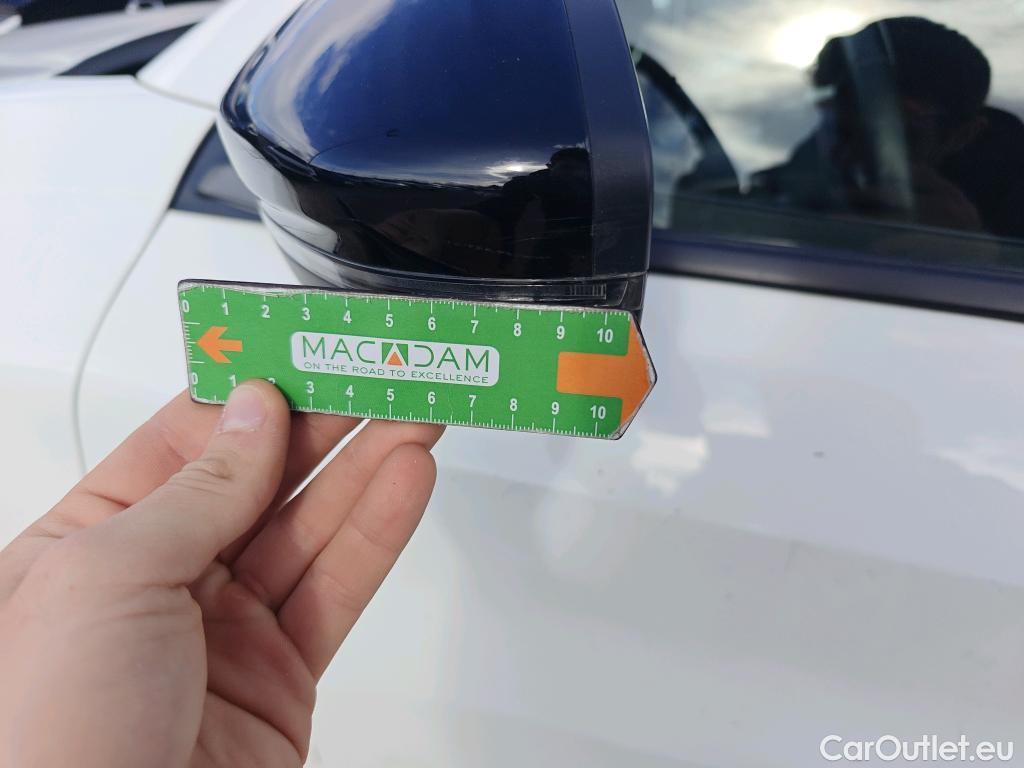  Peugeot  208 PEUGEOT  / 2019 / 5P / berlina con portón BlueHDi 73kW (100CV) Active #68