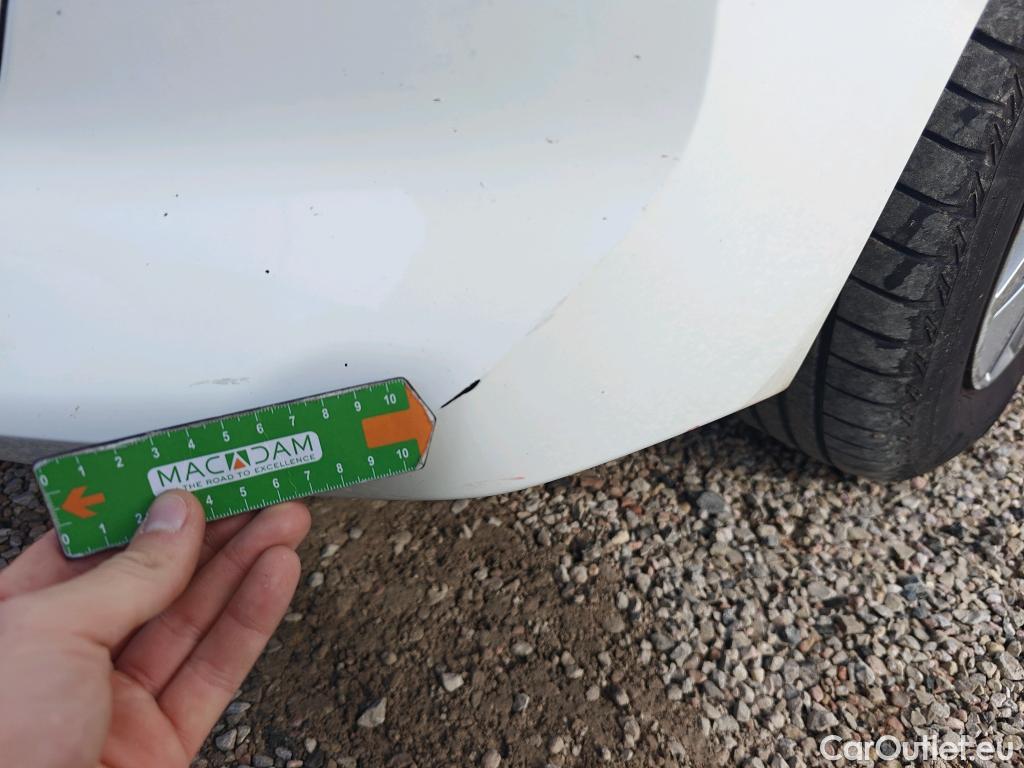  Peugeot  208 PEUGEOT  / 2019 / 5P / berlina con portón BlueHDi 73kW (100CV) Active #43