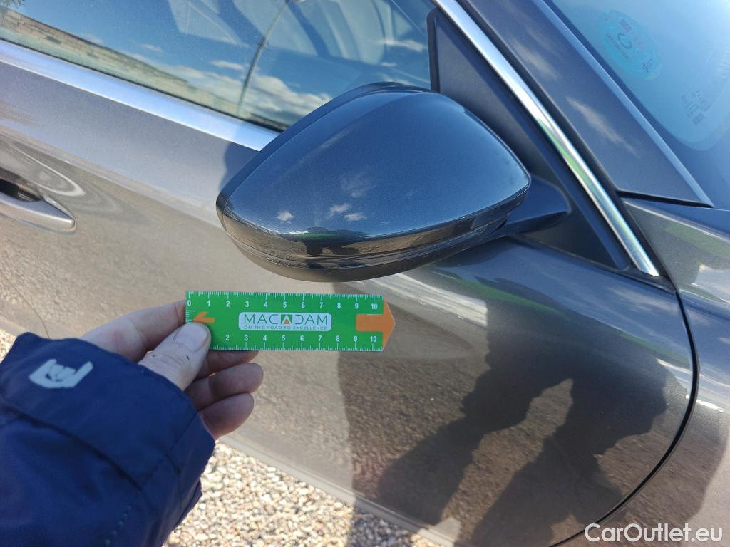  Peugeot  508 PEUGEOT  / 2018 / 5P / berlina con portón 5P Business Line BlueHDi 96kW S&S 6vel (AC) #19