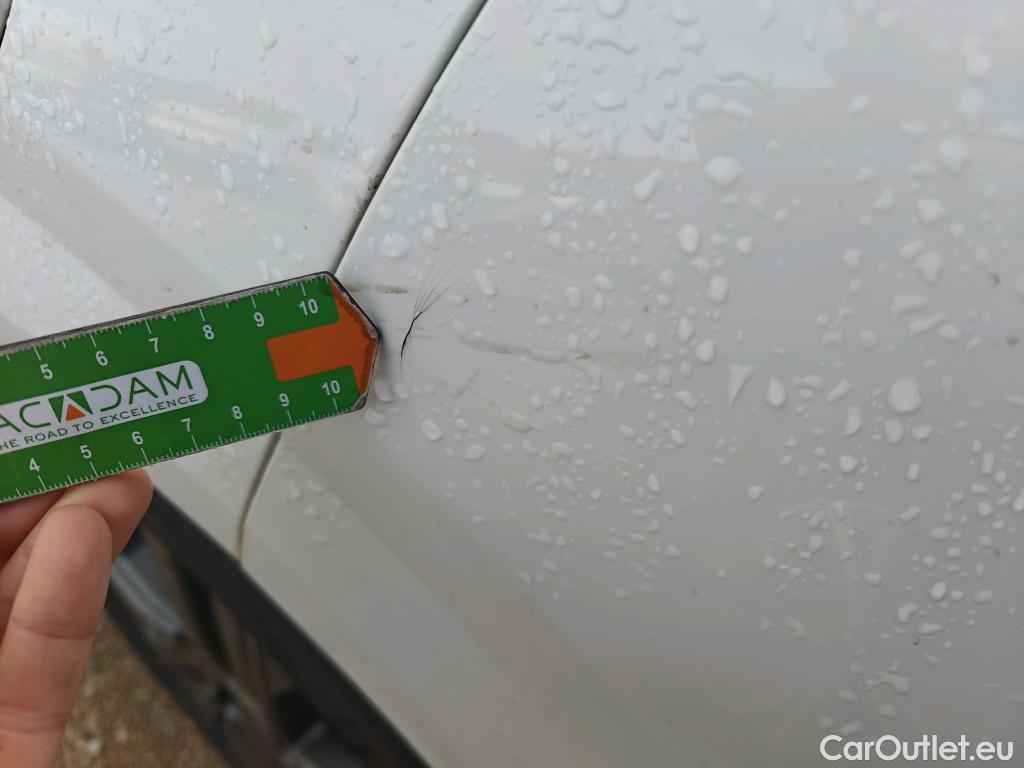  Peugeot  208 PEUGEOT  / 2019 / 5P / berlina con portón BlueHDi 73kW (100CV) Active Pack (AC) #25