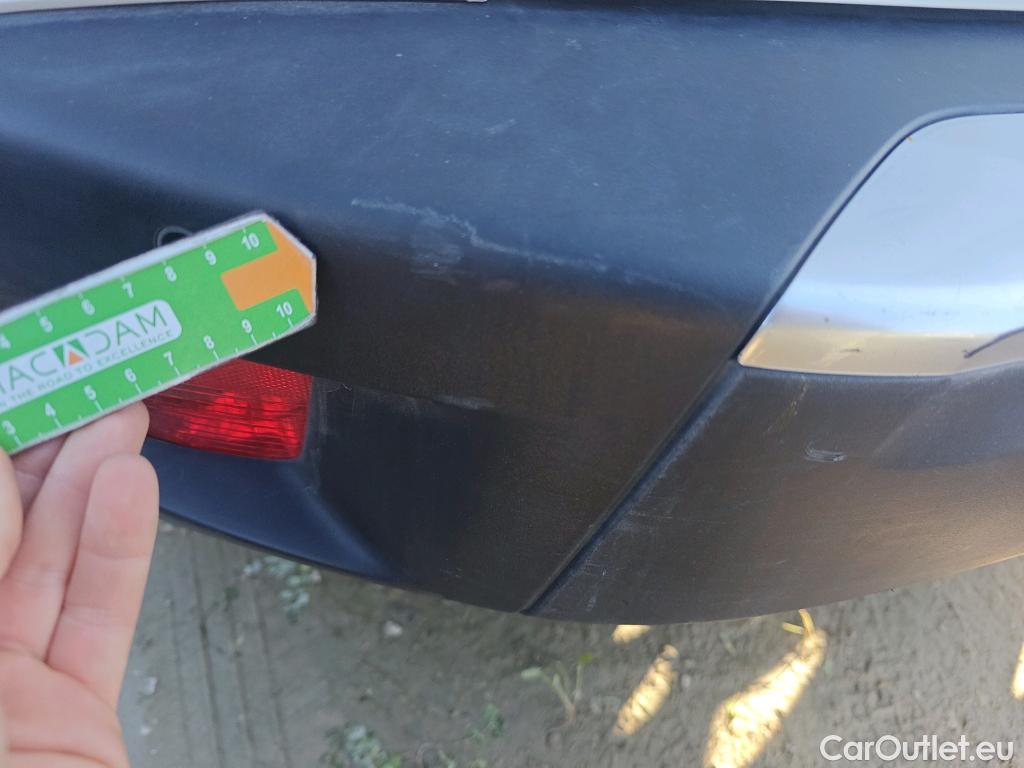  Peugeot  2008 PEUGEOT  / 2019 / 5P / todoterreno Allure BlueHDI 81kW (110CV) #23