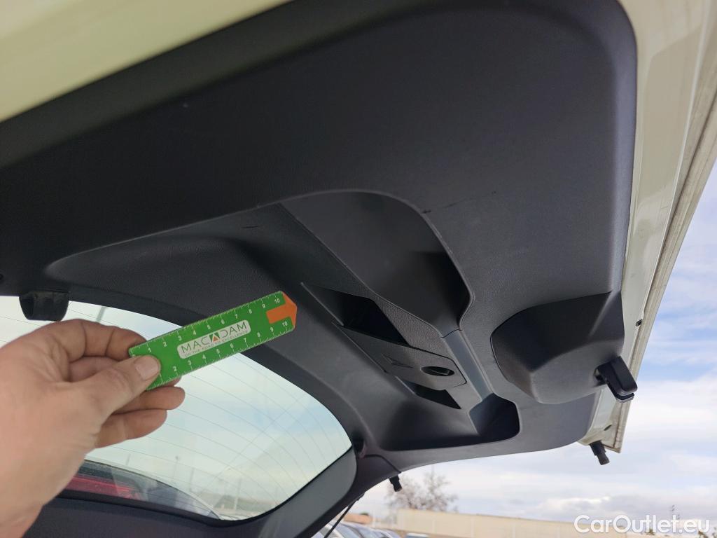  Peugeot  2008 PEUGEOT  / 2019 / 5P / todoterreno Active Puretech 100 S&S BVM6 #8