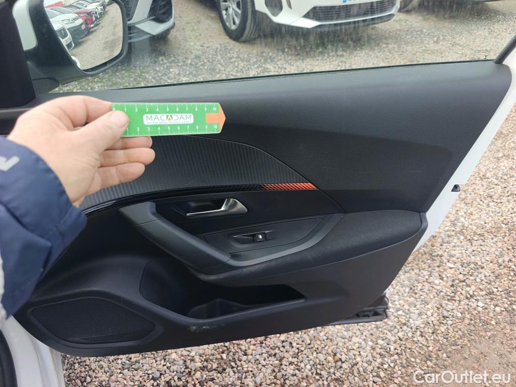  Peugeot  2008 PEUGEOT  / 2019 / 5P / todoterreno Active Puretech 100 S&S BVM6 #9