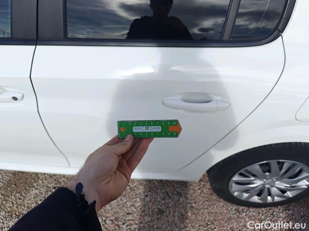  Peugeot  208 PEUGEOT  / 2019 / 5P / berlina con portón BlueHDi 73kW (100CV) Active #16