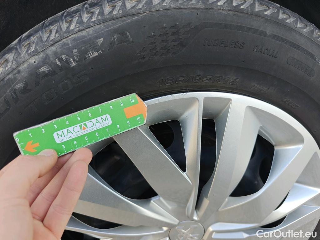  Peugeot  208 PEUGEOT  / 2019 / 5P / berlina con portón BlueHDi 73kW (100CV) Active #65