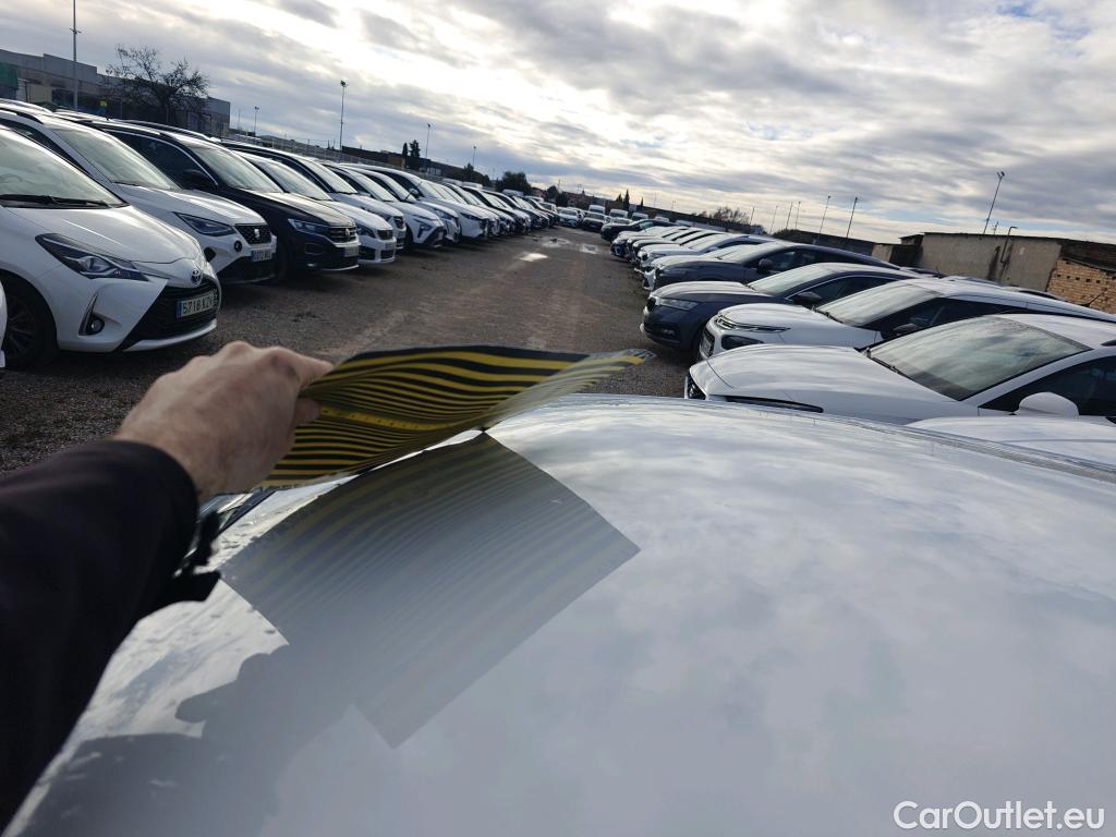  Peugeot  208 PEUGEOT  / 2019 / 5P / berlina con portón BlueHDi 73kW (100CV) Active Pack (AC) #2