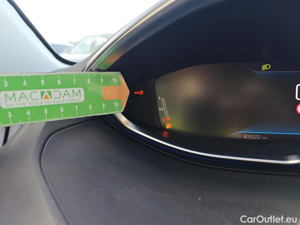  Peugeot  3008 PEUGEOT  / 2020 / 5P / todoterreno 1.5 BlueHDi 96kW (130CV) S&S Allure EAT8 #46