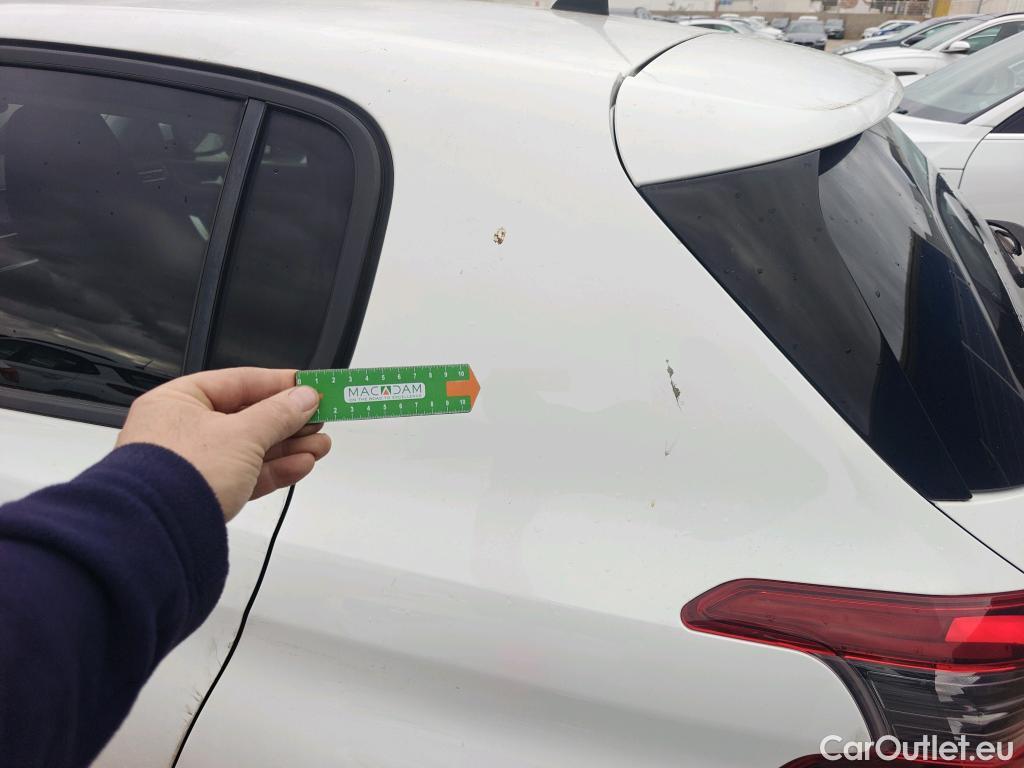  Peugeot  308 PEUGEOT  / 2017 / 5P / berlina con portón 5p Style BlueHDi 130 S&S #5