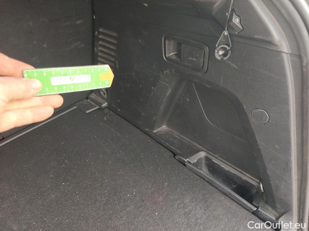  Peugeot  3008 PEUGEOT  / 2020 / 5P / todoterreno 1.5 BlueHDi 96kW S&S GT EAT8 #15