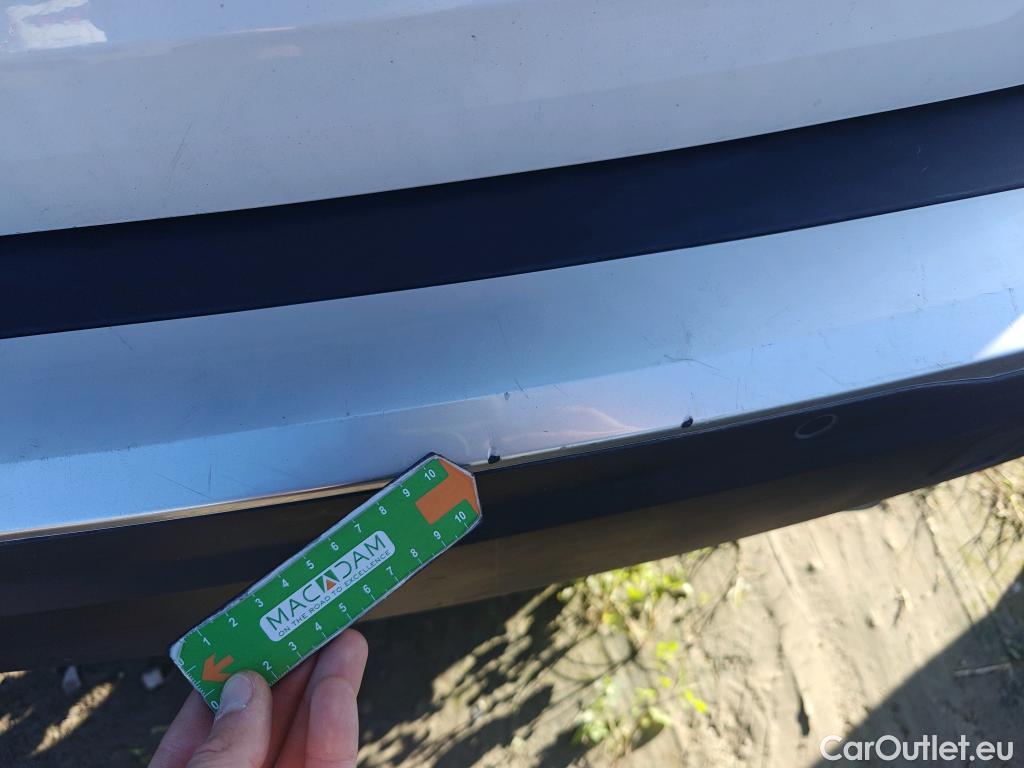  Peugeot  2008 PEUGEOT  / 2019 / 5P / todoterreno Allure BlueHDI 81kW (110CV) #36