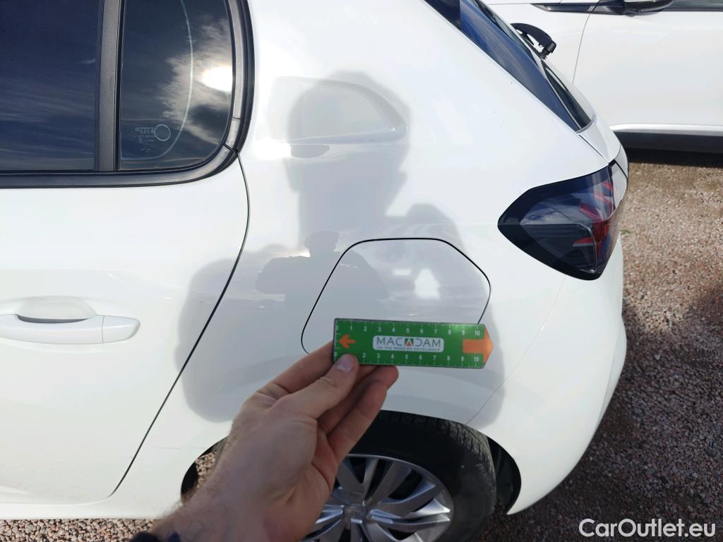  Peugeot  208 PEUGEOT  / 2019 / 5P / berlina con portón BlueHDi 73kW (100CV) Active #59