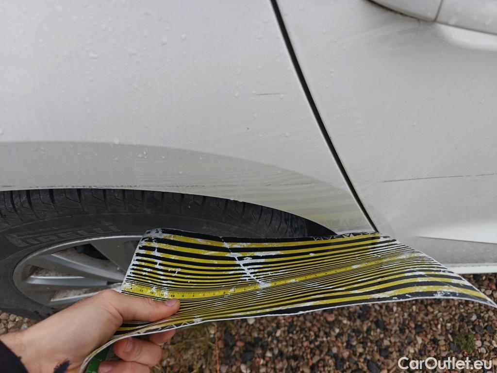  Seat  Ibiza SEAT  / 2017 / 5P / berlina con portón 1.0 TSI 81kW (110CV) Style Plus(SP) #2