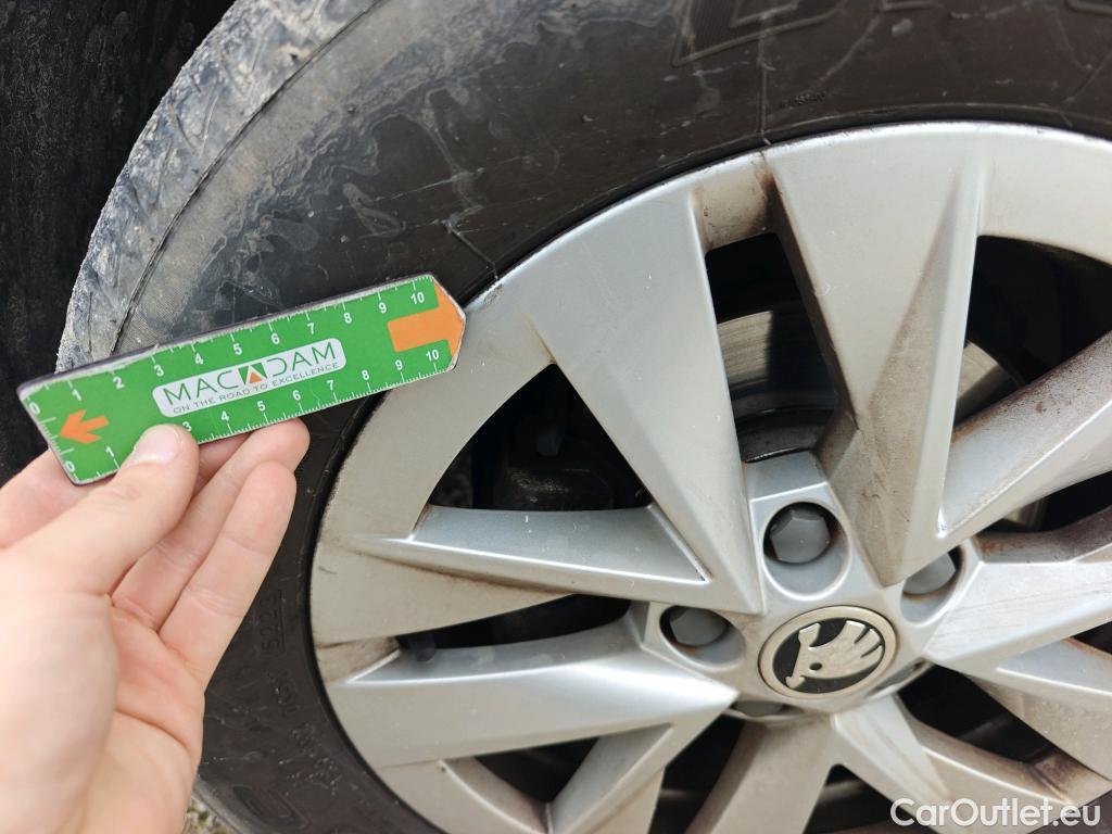  Skoda  Fabia SKODA  / 2021 / 5P / berlina con portón 1.0 TSI 70KW (95CV) Ambition #34