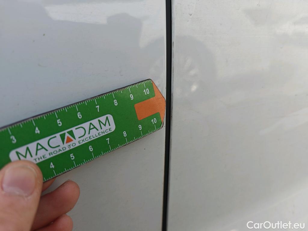  Volkswagen  T-ROC VOLKSWAGEN  / 2021 / 5P / todoterreno Life 2.0 TDI 85kW (115CV) (AC) #40