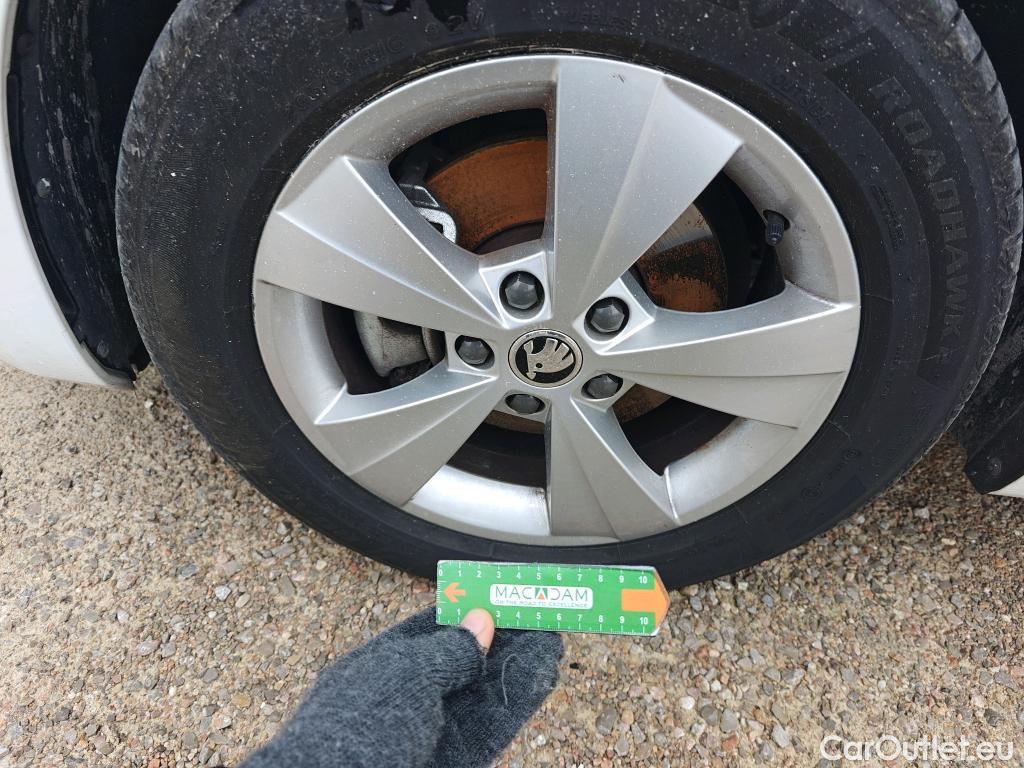  Skoda  Octavia SKODA  / 2020 / 5P / berlina con portón 2.0 TDI 110kW (150CV) Manual Ambition #26