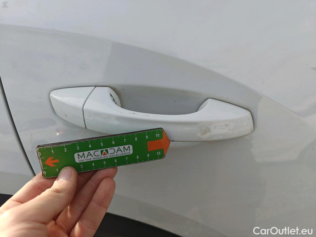  Volkswagen  T-ROC VOLKSWAGEN  / 2021 / 5P / todoterreno Life 2.0 TDI 85kW (115CV) (AC) #48