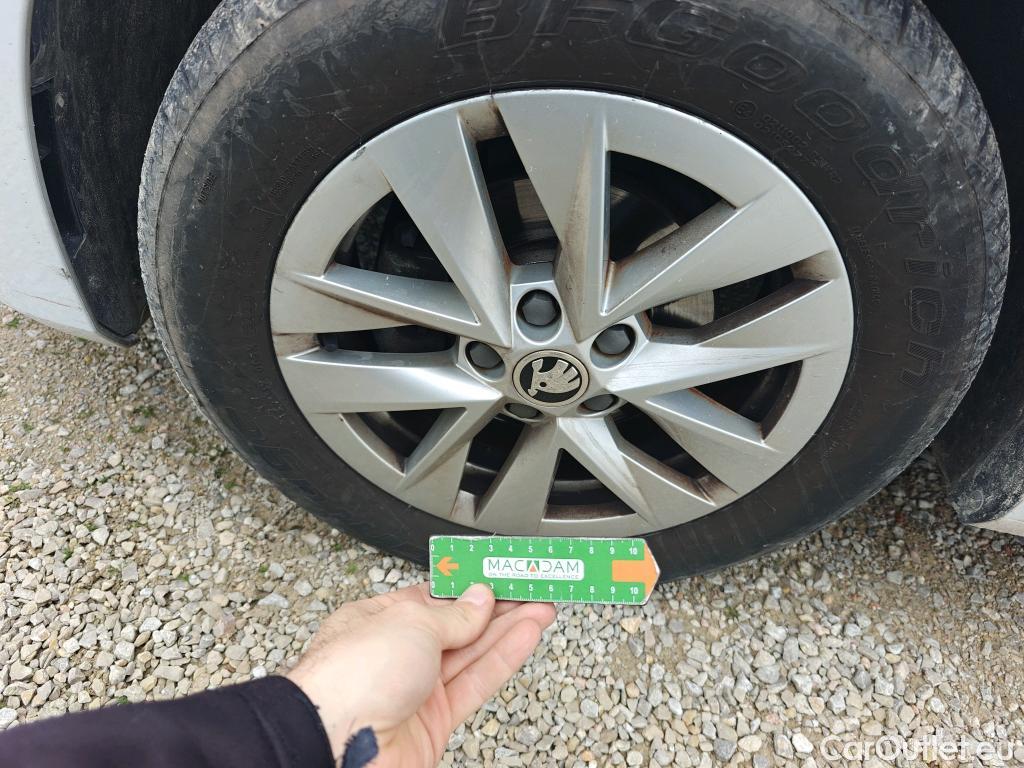  Skoda  Fabia SKODA  / 2021 / 5P / berlina con portón 1.0 TSI 70KW (95CV) Ambition #33