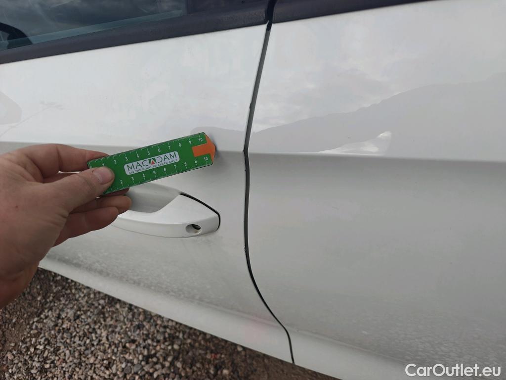  Land Rover  Discovery SEAT Nuevo León / 2020 / 5P / berlina con portón 2.0 TDI 85kW S&S Style Go(SP) #2