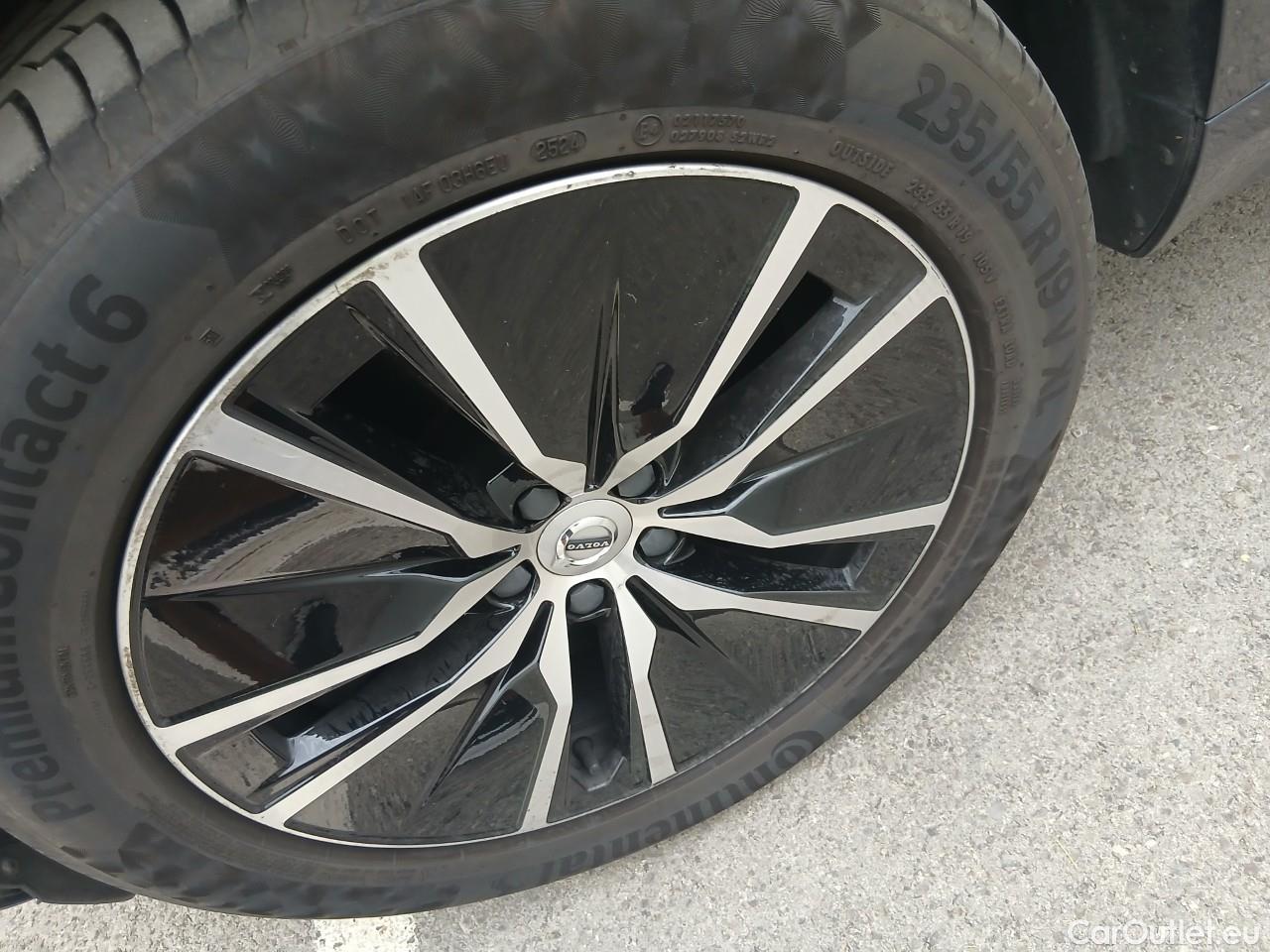  Volvo  XC90  Momentum Plug-In Hybrid AWD 2.0 T8 Twin Engine 390CV AT8 7 Plazas E6dT**27/10/2025 OMA- SE QUEDA EN EL TALLER PARA QUE LO REPAREN** #13