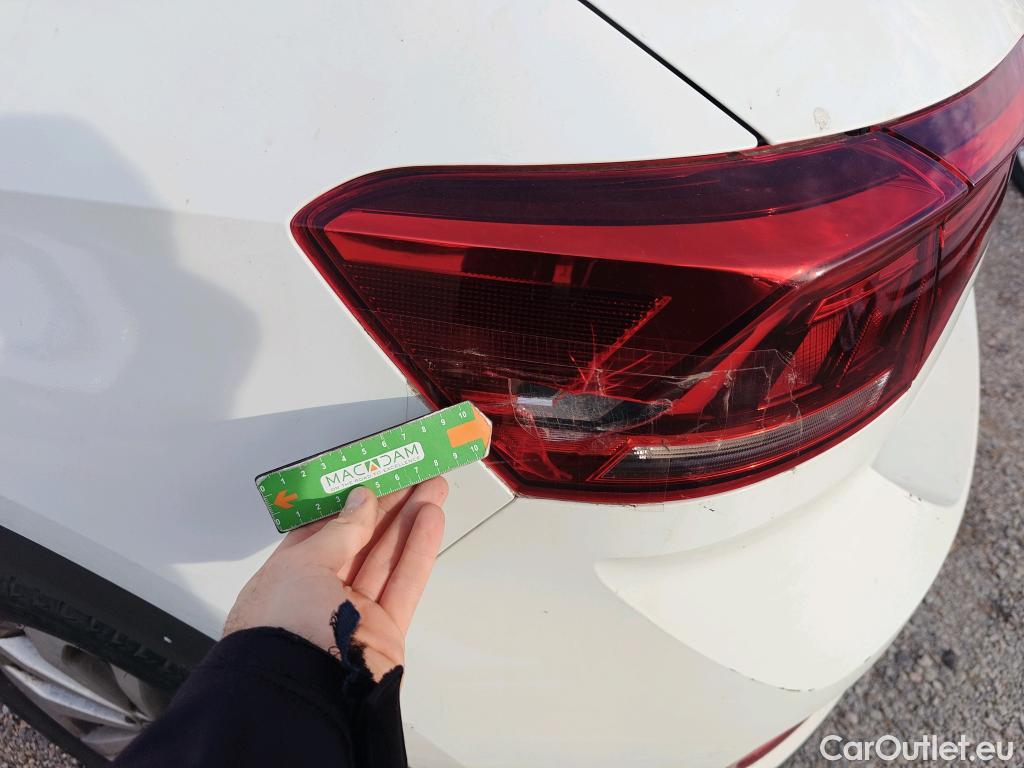  Volkswagen  T-ROC VOLKSWAGEN  / 2021 / 5P / todoterreno Life 2.0 TDI 85kW (115CV) (AC) #2