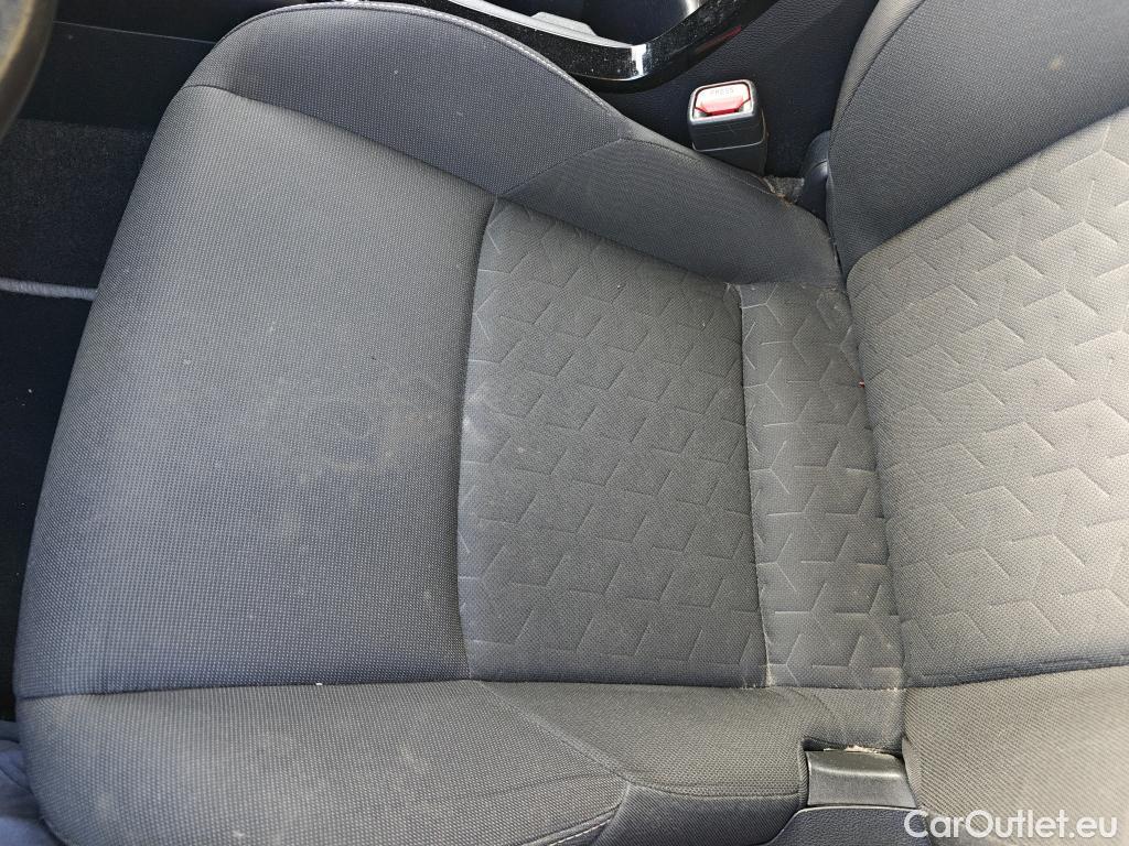  Toyota  Corolla TOYOTA  / 2019 / 5P / familiar 1.8 125H ACTIVE TECH E-CVT TOU SPORT #23