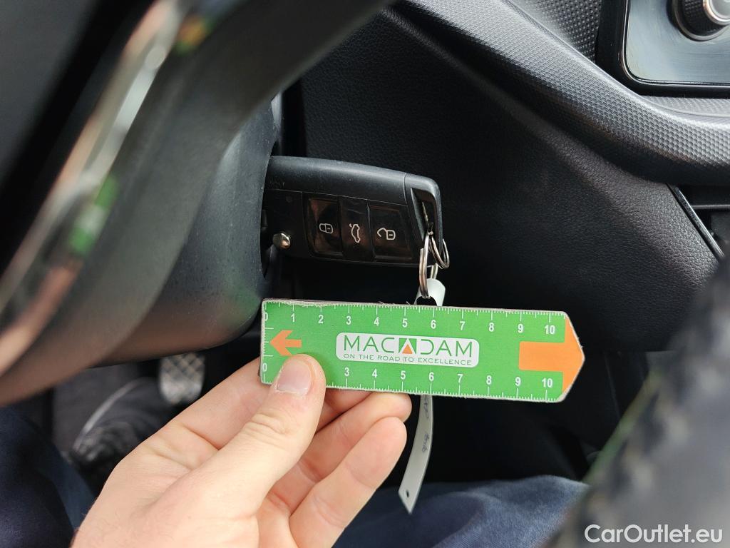  Skoda  Fabia SKODA  / 2021 / 5P / berlina con portón 1.0 TSI 70KW (95CV) Ambition #2