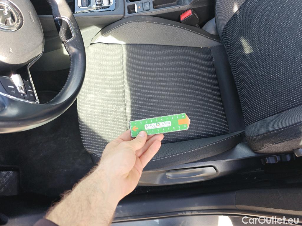  Skoda  Octavia SKODA  / 2020 / 5P / berlina con portón 2.0 TDI 85kW (115CV) DSG Ambition #22