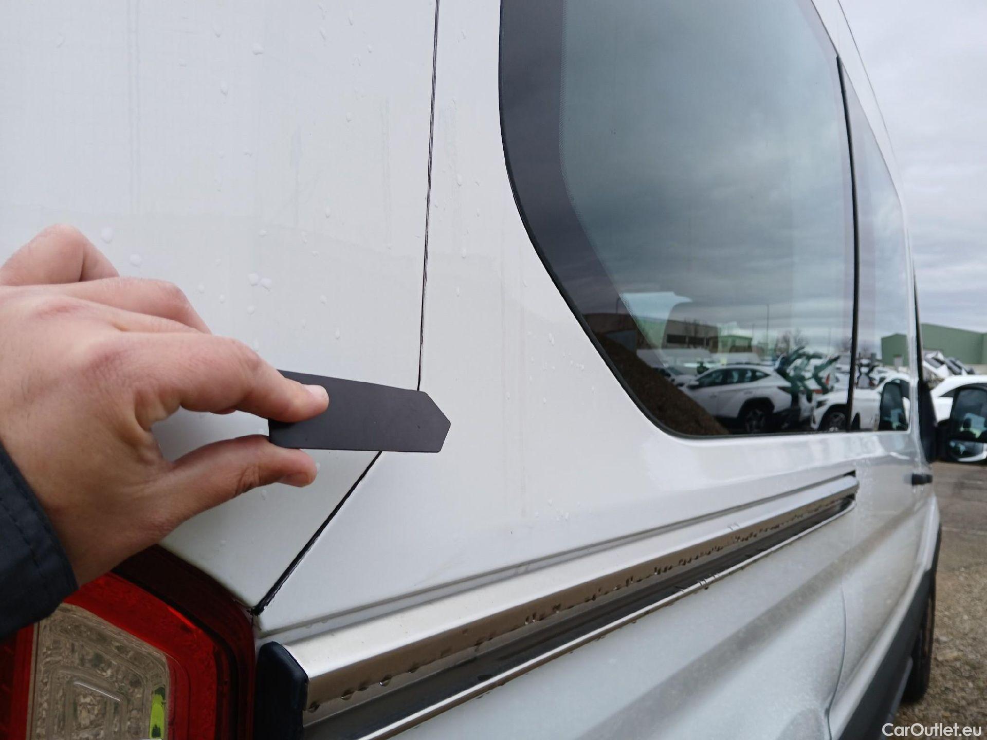  Ford  Transit FORD  / 2013 / 4P / combi 330 96kW L2H2 Kombi Trend MHEV #45