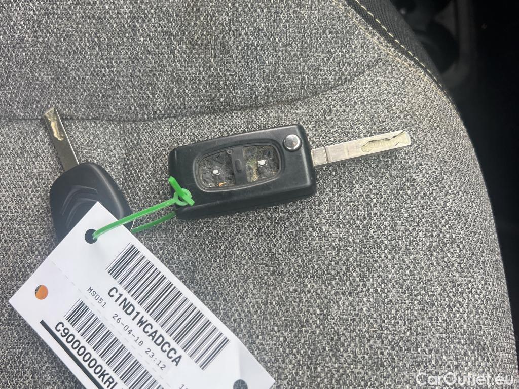  Citroen  Berlingo CITROEN  / 2015 / 4P / combi Multispace LIVE Edit.BlueHDi 55KW (75CV) #2