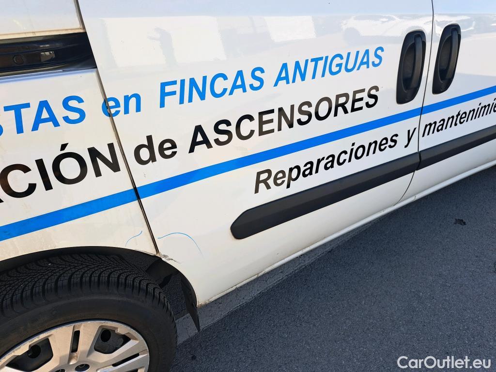  Fiat  Doblo FIAT Doblò Cargo/2015/4P/furgón derivado de turismo Cargo SX 1.6 Mjet 66kW (90CV) (AC) #21