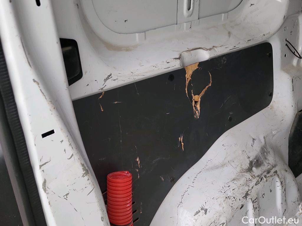  Land Rover  Discovery FIAT Scudo / 2021 / 4P / furgón Furgón L2 120cv MT6 Business #24