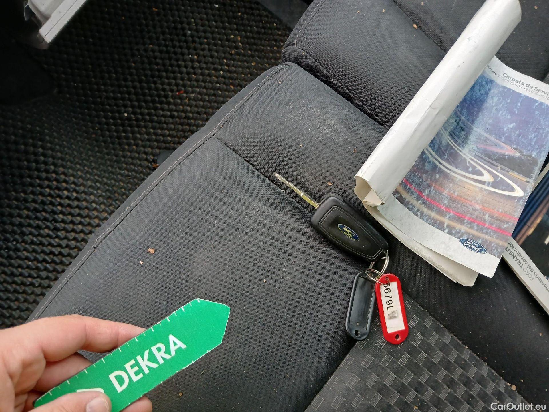  Ford  Transit FORD  / 2013 / 4P / combi 330 96kW L2H2 Kombi Trend MHEV #1