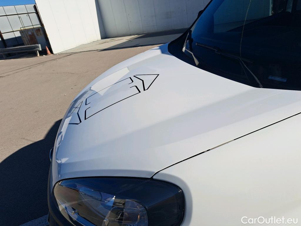  Fiat  Doblo FIAT Doblò Cargo/2015/4P/furgón derivado de turismo Cargo SX 1.6 Mjet 66kW (90CV) (AC) #24