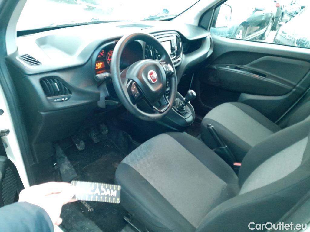  Fiat  Doblo FIAT Doblò Cargo/2015/4P/furgón derivado de turismo Cargo Maxi Base Plus 1.4 Tjet 89kW GNC #25