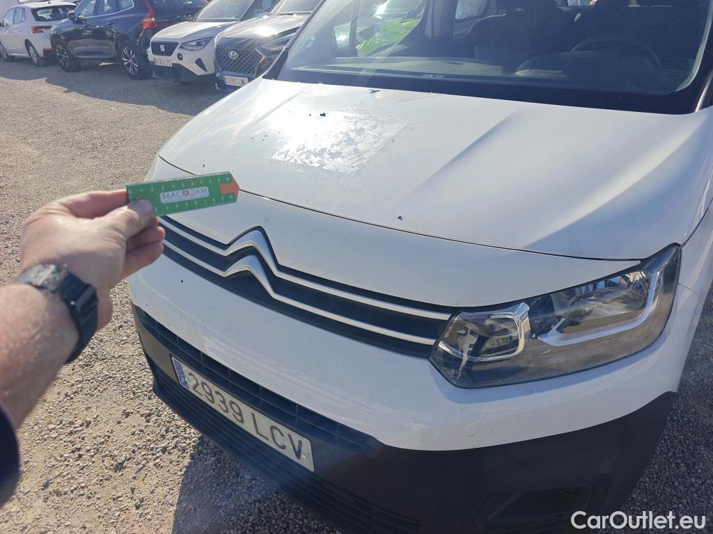  Citroen  Berlingo CITROEN  / 2018 / 4P / combi Talla M BlueHDi 100 LIVE (AC) #21