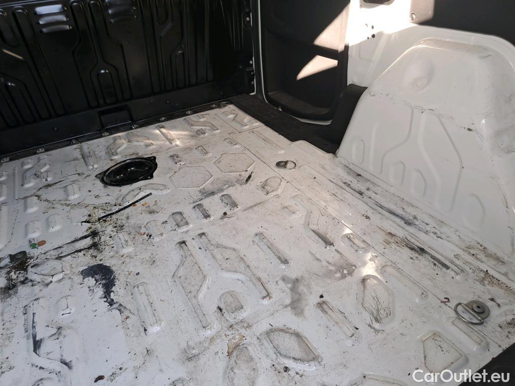  Fiat  Doblo FIAT Doblò Cargo/2015/4P/furgón derivado de turismo Cargo SX 1.6 Mjet 66kW (90CV) (AC) #57