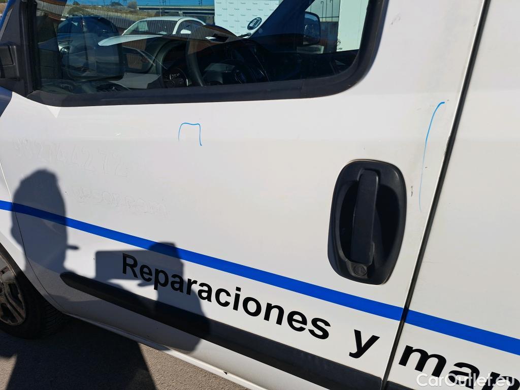  Fiat  Doblo FIAT Doblò Cargo/2015/4P/furgón derivado de turismo Cargo SX 1.6 Mjet 66kW (90CV) (AC) #30