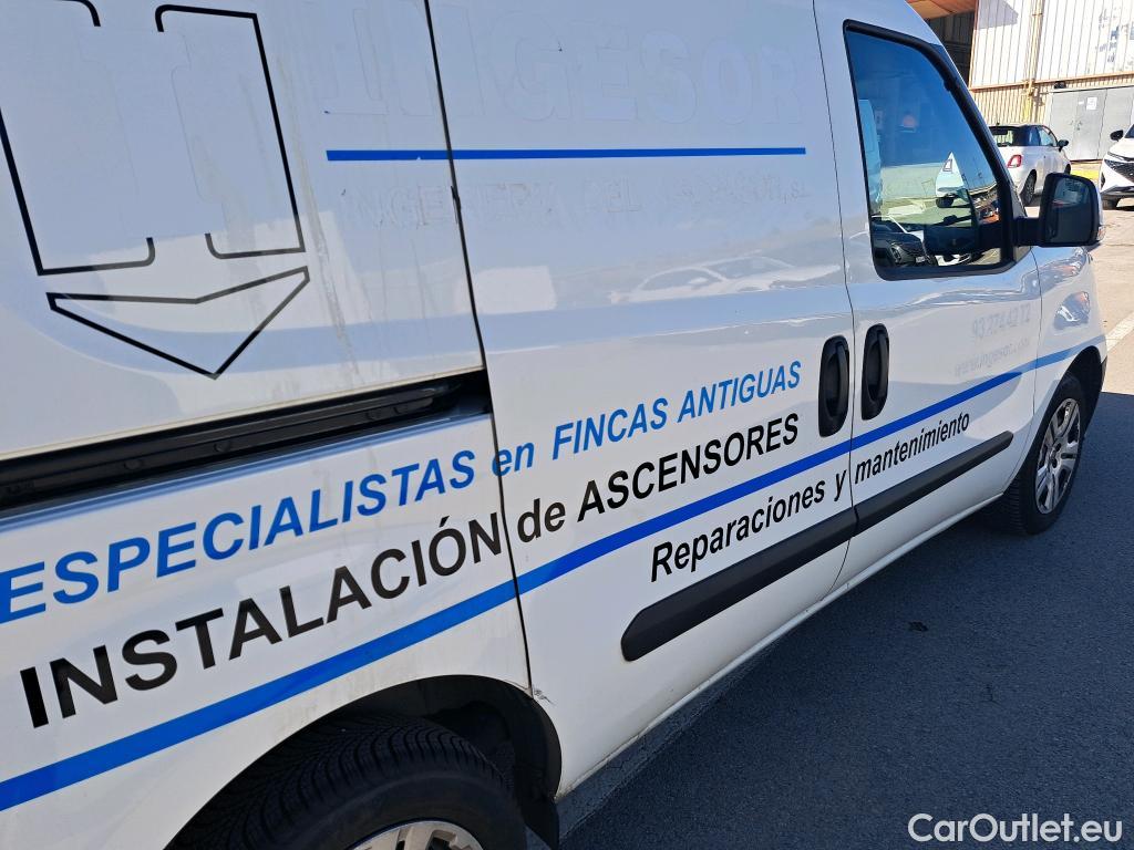  Fiat  Doblo FIAT Doblò Cargo/2015/4P/furgón derivado de turismo Cargo SX 1.6 Mjet 66kW (90CV) (AC) #27