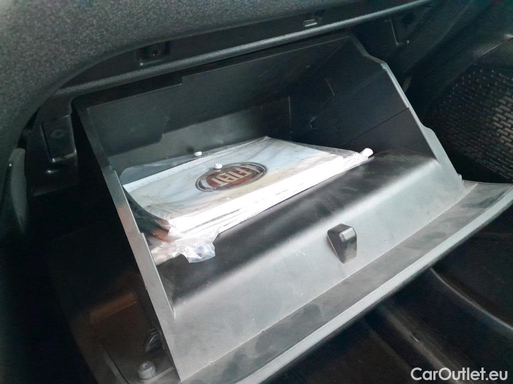  Fiat  Doblo FIAT Doblò Cargo/2015/4P/furgón derivado de turismo Cargo Maxi Base Plus 1.4 Tjet 89kW GNC #23