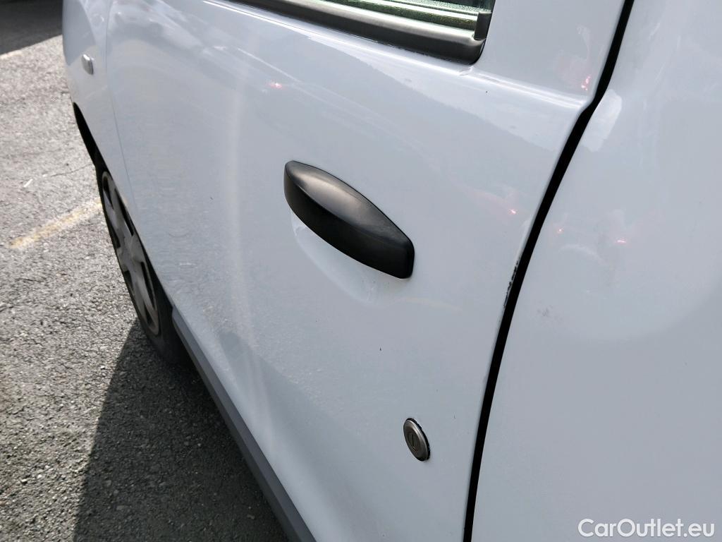  Dacia  Dokker DACIA  / 2013 / 4P / furgón derivado de turismo Van Essential Blue dCi 70kW (95CV) #41