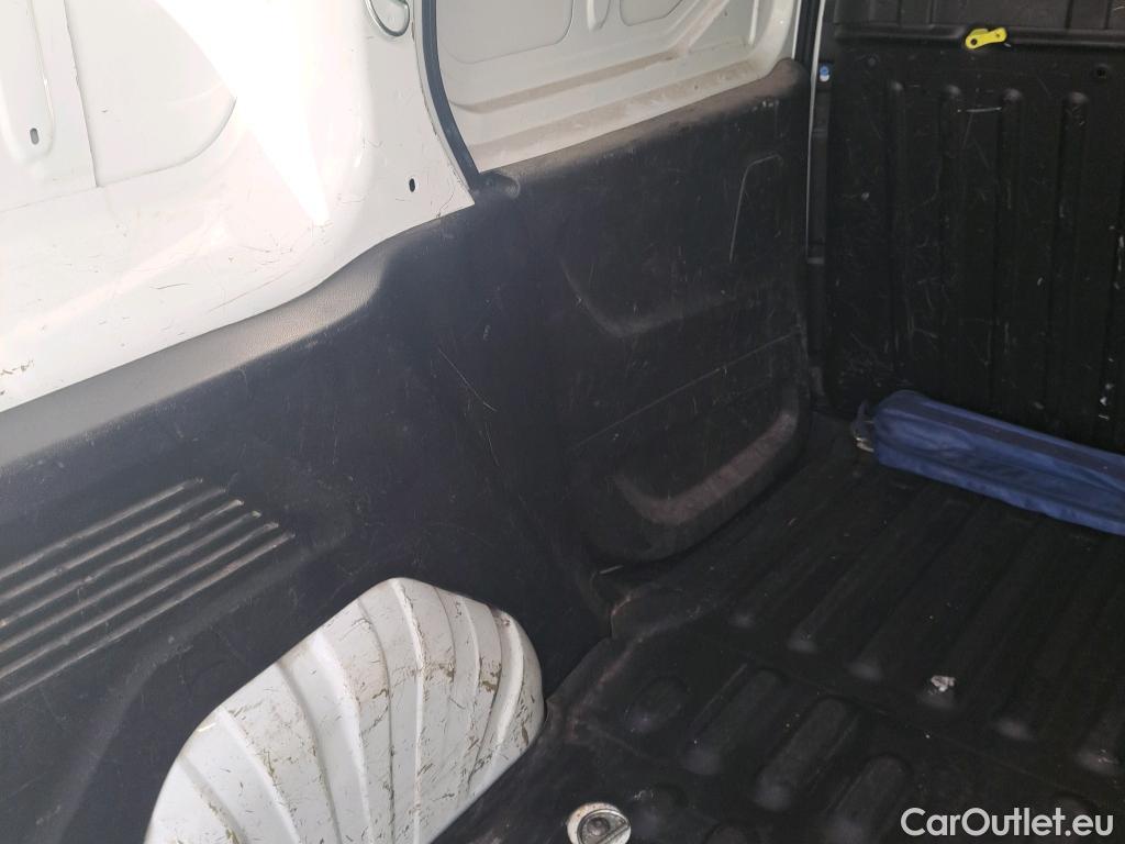  Citroen  Berlingo CITROEN  / 2018 / 4P / furgón derivado de turismo Talla M e- 50kWh CLUB #59