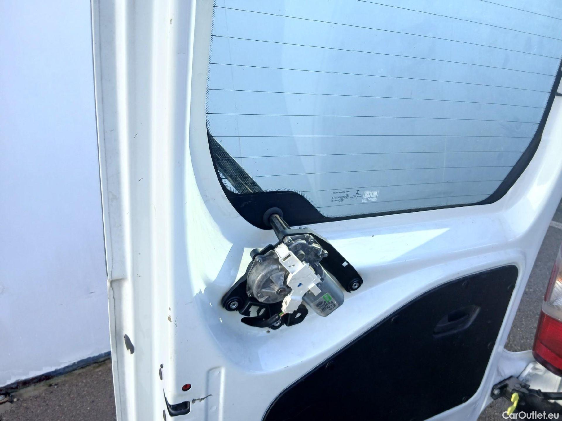  Citroen  Berlingo CITROEN  / 2018 / 4P / combi Talla M BlueHDi 100 S&S LIVE (IND) #41